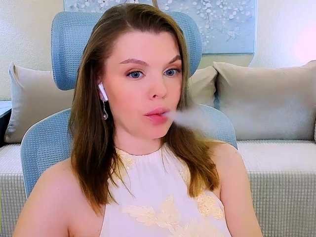 AureliaFly's BongaCams show and profile