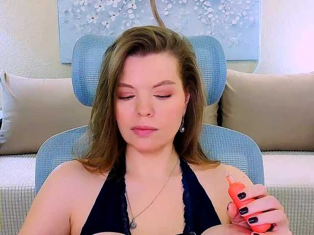 AureliaFly Live Cam on BongaCams