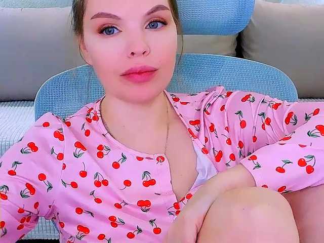 AureliaFly live cam profile