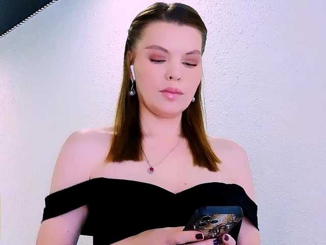 AureliaFly's BongaCams show and profile