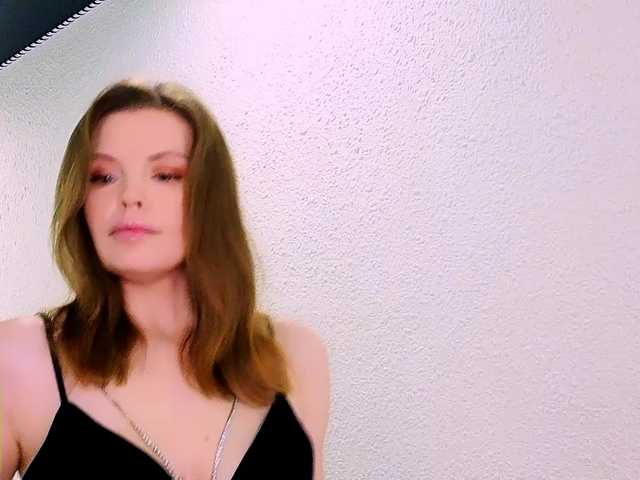 AureliaFly's BongaCams show and profile