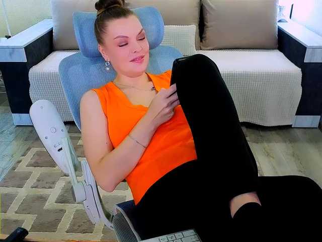 AureliaFly's BongaCams show and profile