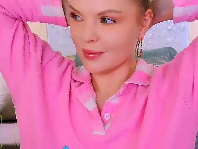 AureliaFly's BongaCams show and profile