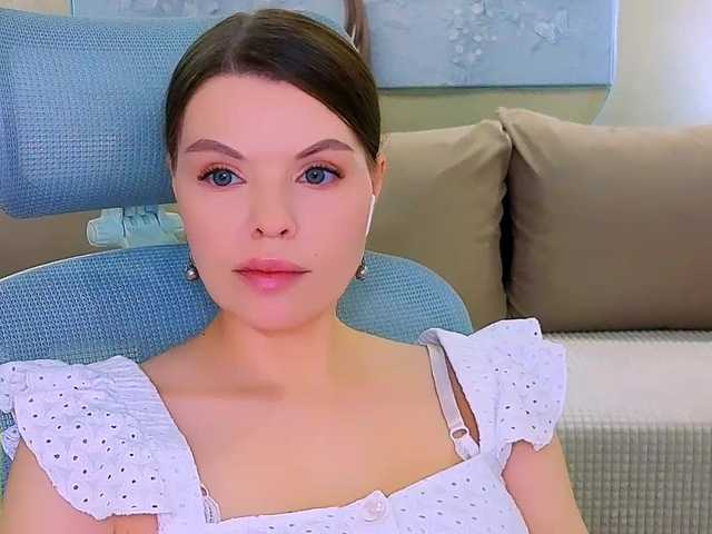 AureliaFly's BongaCams show and profile