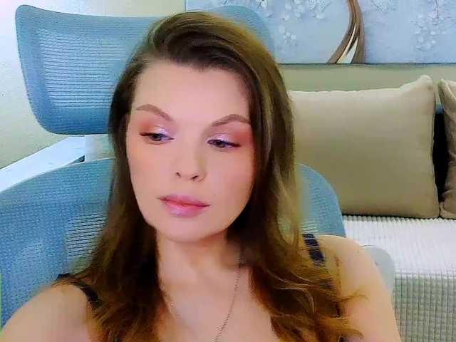 AureliaFly's BongaCams show and profile