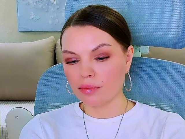 AureliaFly's BongaCams show and profile