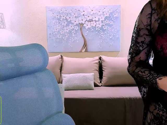 AureliaFly's BongaCams show and profile