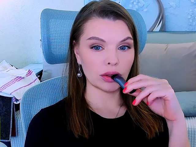 AureliaFly's BongaCams show and profile