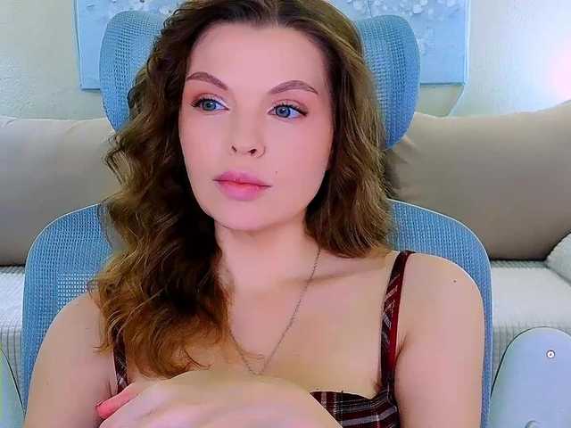 AureliaFly's BongaCams show and profile