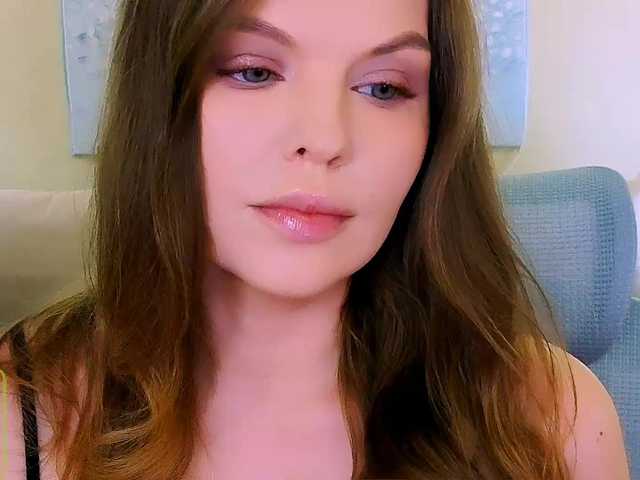 AureliaFly's BongaCams show and profile