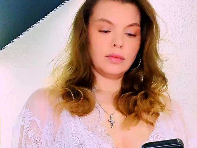 AureliaFly's BongaCams show and profile