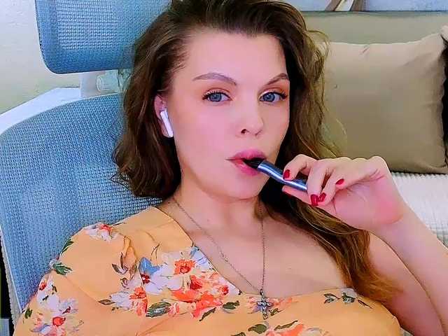 AureliaFly's BongaCams show and profile