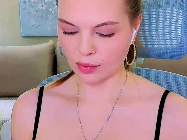 AureliaFly's BongaCams show and profile