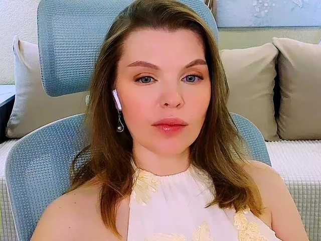 AureliaFly's BongaCams show and profile