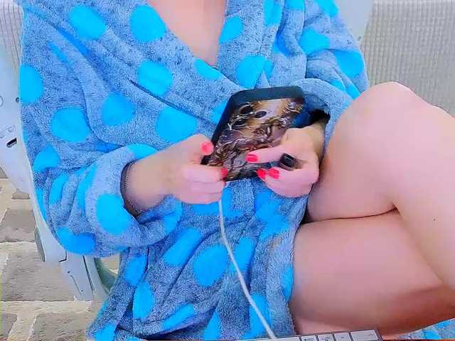 AureliaFly's BongaCams show and profile