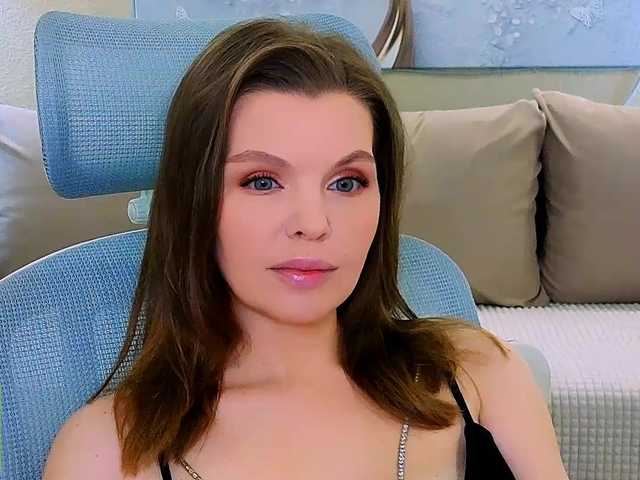 AureliaFly's BongaCams show and profile