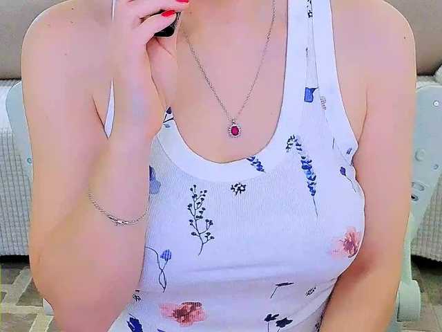 AureliaFly's BongaCams show and profile