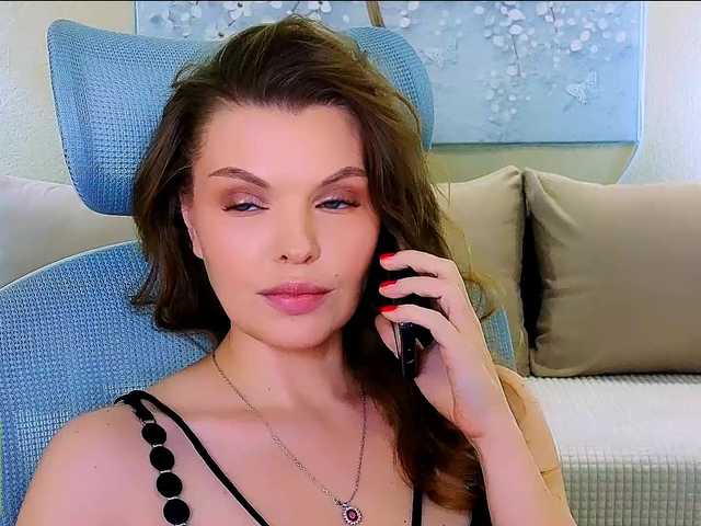 AureliaFly's BongaCams show and profile