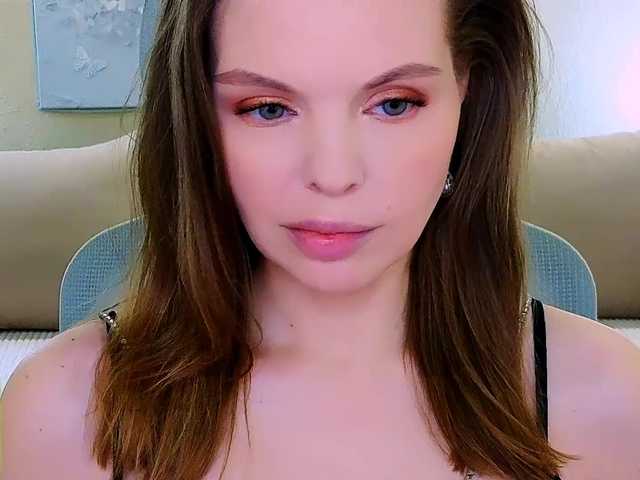 AureliaFly's BongaCams show and profile