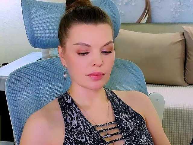 AureliaFly's BongaCams show and profile