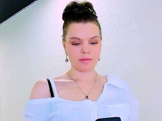 AureliaFly's BongaCams show and profile