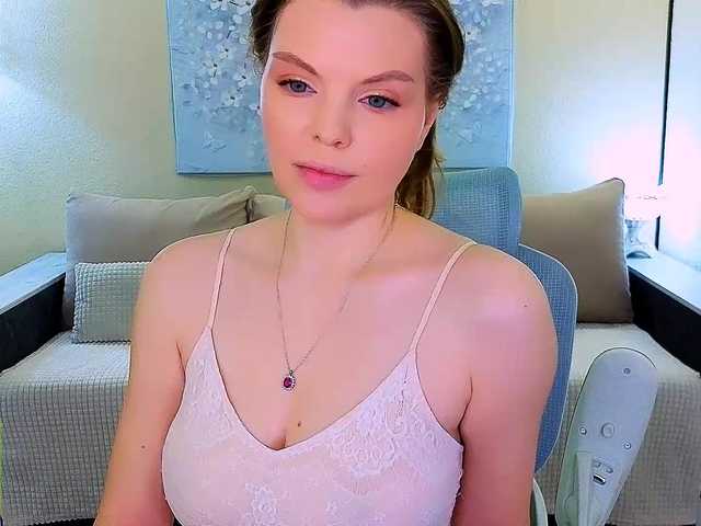 AureliaFly's BongaCams show and profile