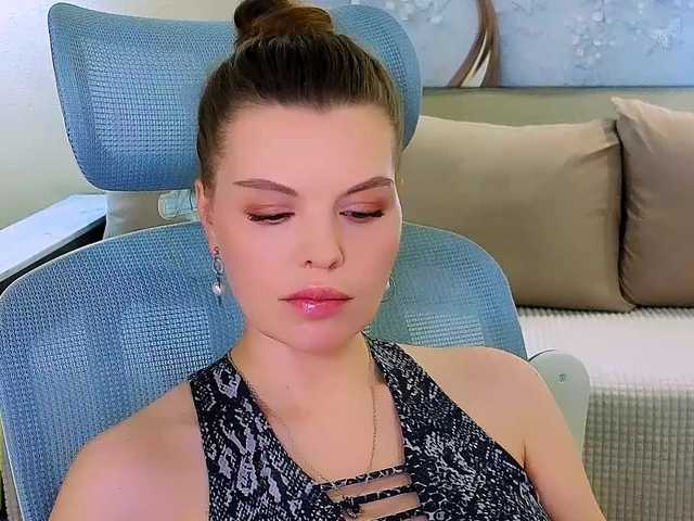 BongaCams AureliaFly is Freechat AureliaFly — Naked in full pvt .pm-13tk. 25tk-Randomly level(1-4), 99tk-strong vibration randomly time(20-100sec)