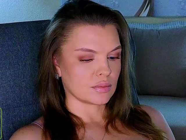 AureliaFly's BongaCams show and profile