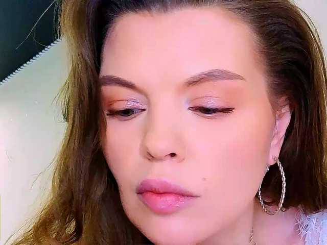 AureliaFly's BongaCams show and profile