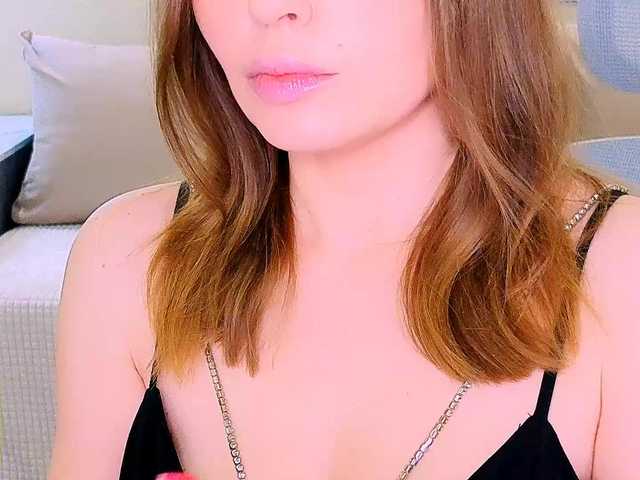 AureliaFly's BongaCams show and profile