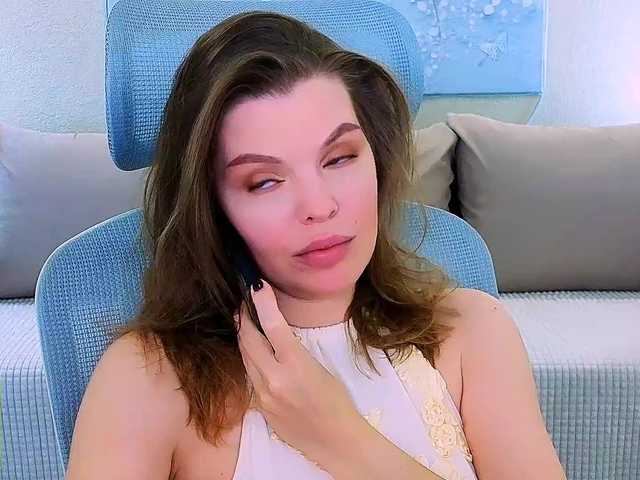 AureliaFly's BongaCams show and profile