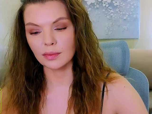 AureliaFly's BongaCams show and profile