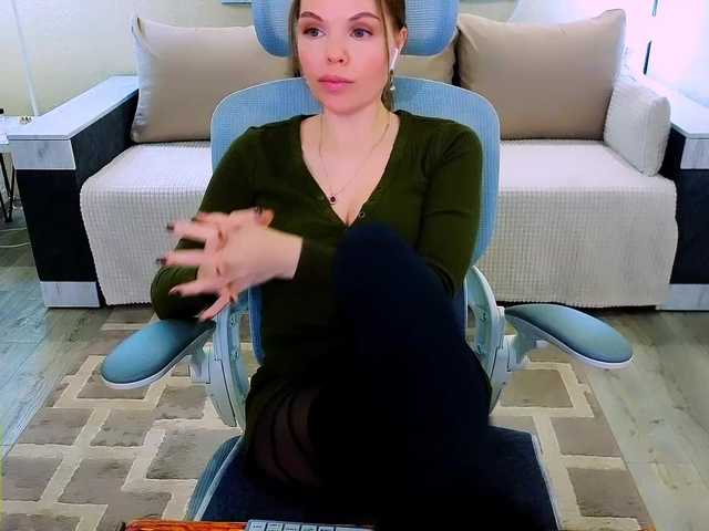 AureliaFly's BongaCams show and profile