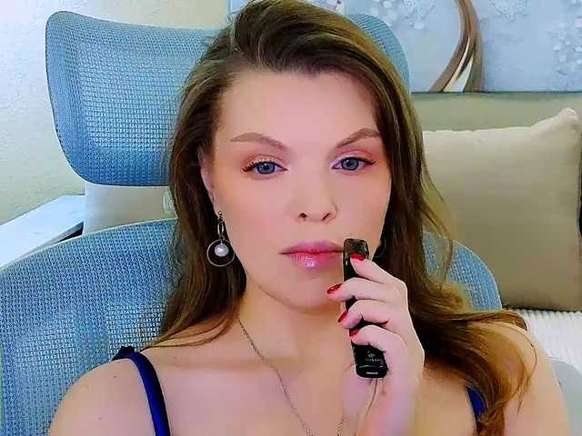 AureliaFly's BongaCams show and profile