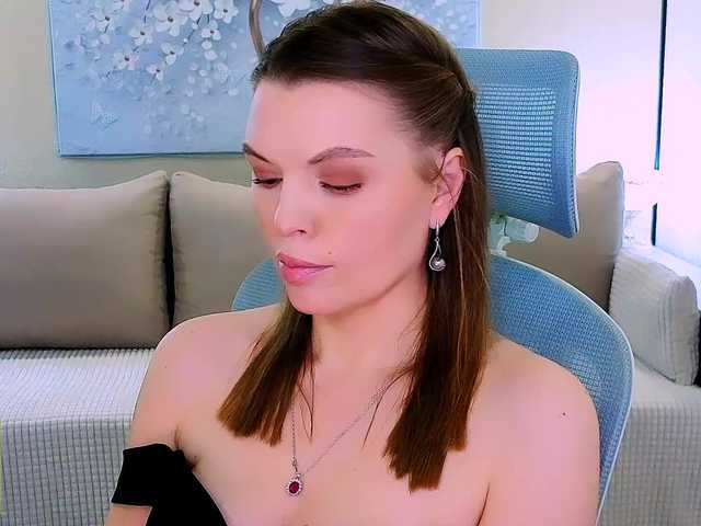 AureliaFly's BongaCams show and profile