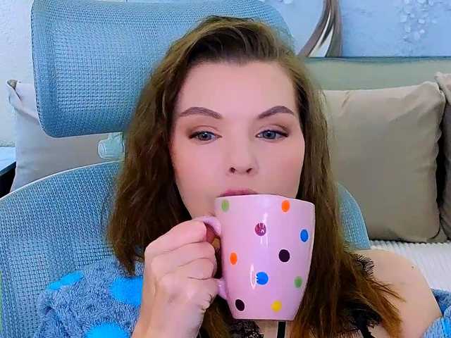 AureliaFly's BongaCams show and profile