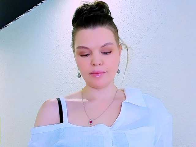 AureliaFly's BongaCams show and profile