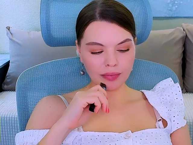 AureliaFly's BongaCams show and profile