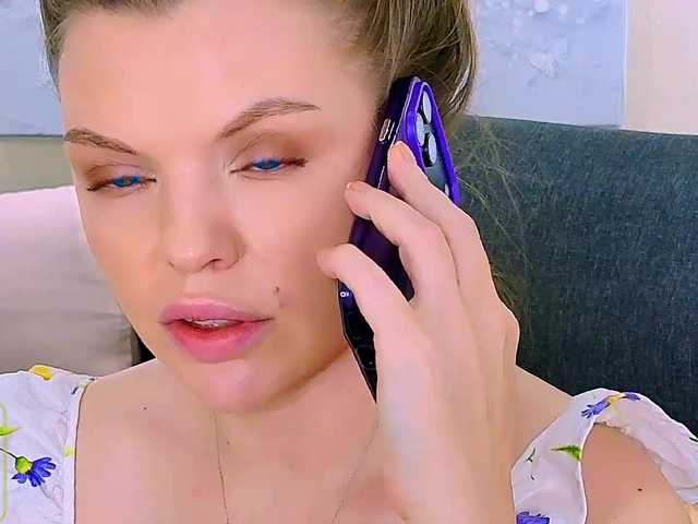 AureliaFly's BongaCams show and profile