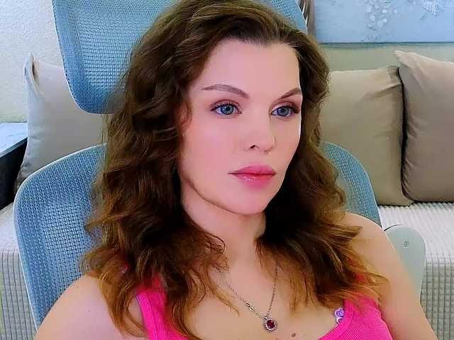 AureliaFly's BongaCams show and profile