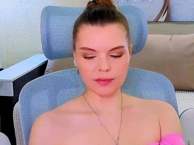 AureliaFly's BongaCams show and profile