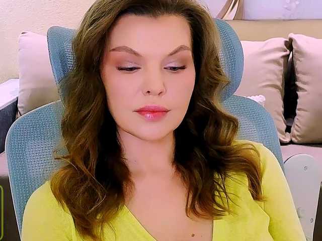 AureliaFly's BongaCams show and profile