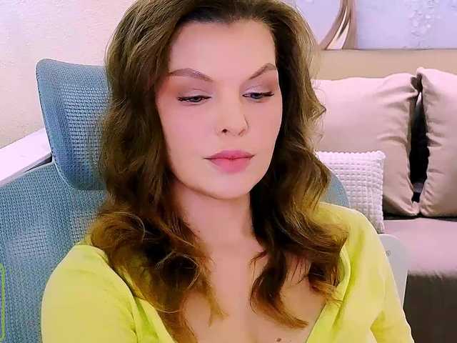 AureliaFly's BongaCams show and profile