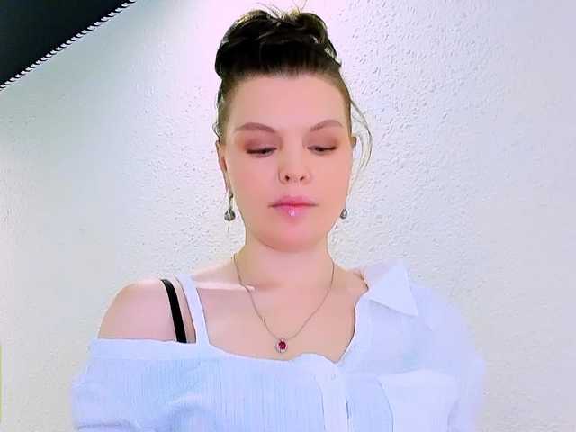 AureliaFly's BongaCams show and profile