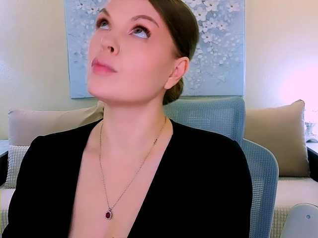 AureliaFly's BongaCams show and profile