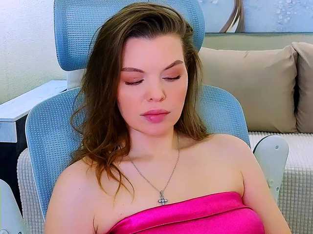 AureliaFly's BongaCams show and profile