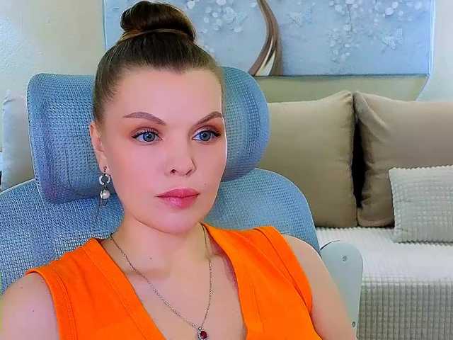 AureliaFly's BongaCams show and profile