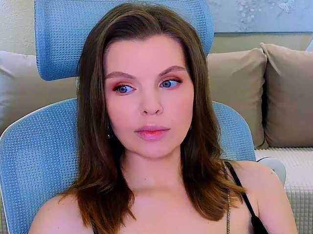 AureliaFly's BongaCams show and profile