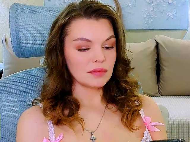 AureliaFly's BongaCams show and profile