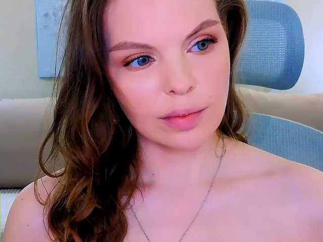 AureliaFly's BongaCams show and profile